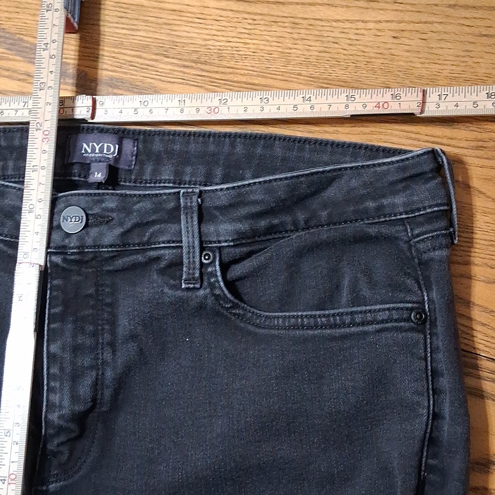 NYDJ Jeans Womens 14 BLACK Faded Denim Used Preowned Pants - Picture 3 of 6